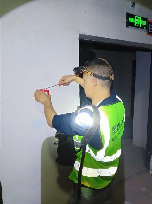 国晋消防:手动火灾报警按钮和火灾报警控制器的安装